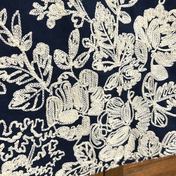 NWT J.Crew Navy Mirabel Embroidered Cream Floral Lined Pencil Skirt Size 8 - Picture 6 of 7